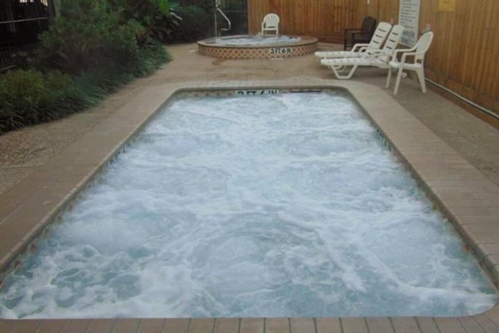 Sea-Renity Heated Pools Steps To The Beach กาลเวสตัน ภายนอก รูปภาพ